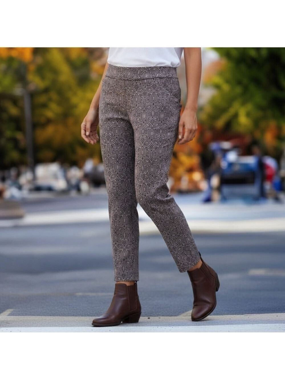 Chico's Tan and Black Patterned Pants 2.5 Size 14p Stretchy!!! Crop